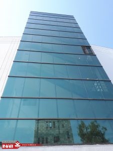 نمای ساختمان شیشه ای